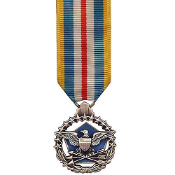 DEFENSE SUPERIOR SERVICE MEDAL MINIATURE SIZE
